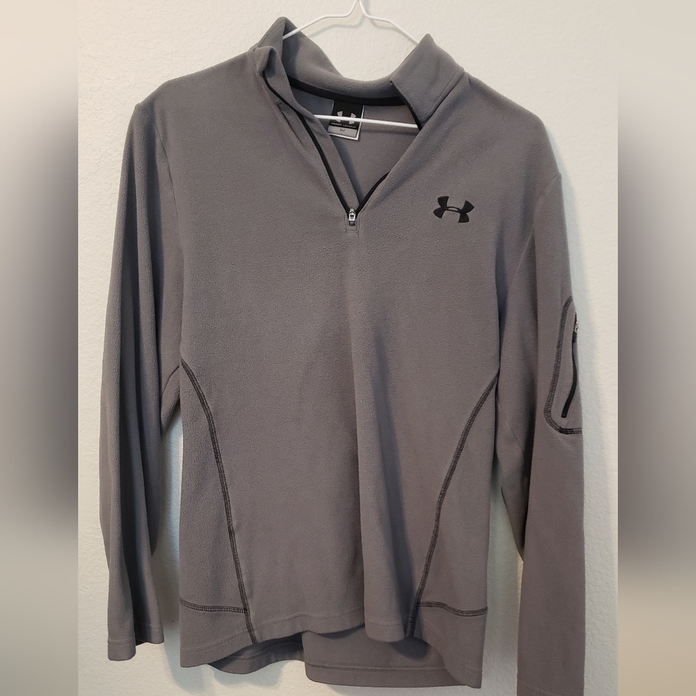 Gray sweatshirt